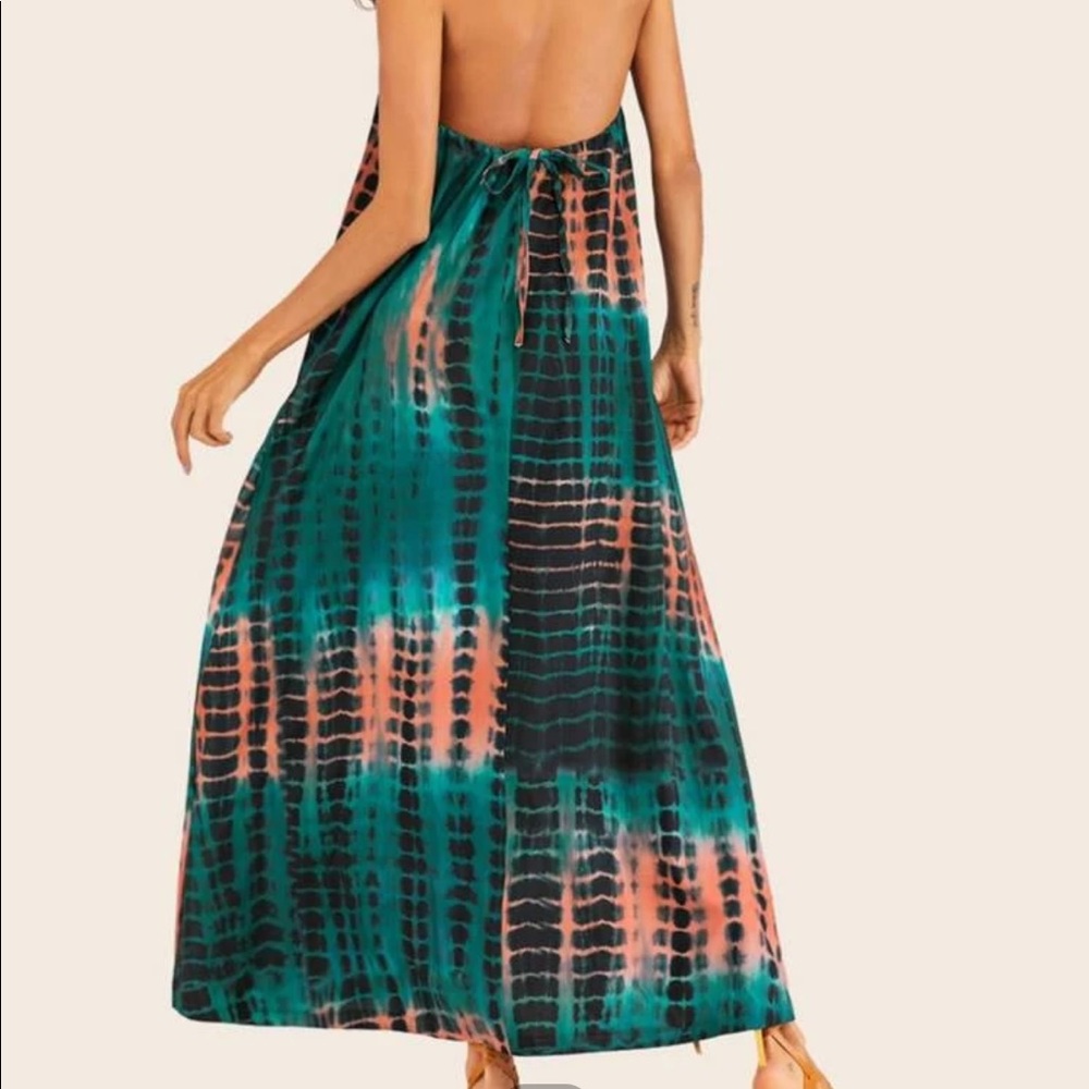 Halter dress - Picture 2 of 3